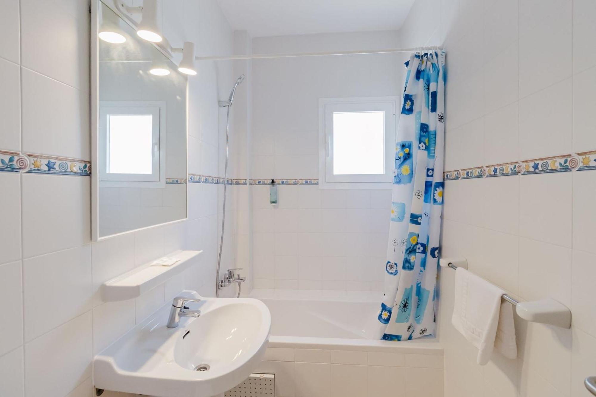 Apartamentos Timon - Emar Hotels Es Pujols Extérieur photo