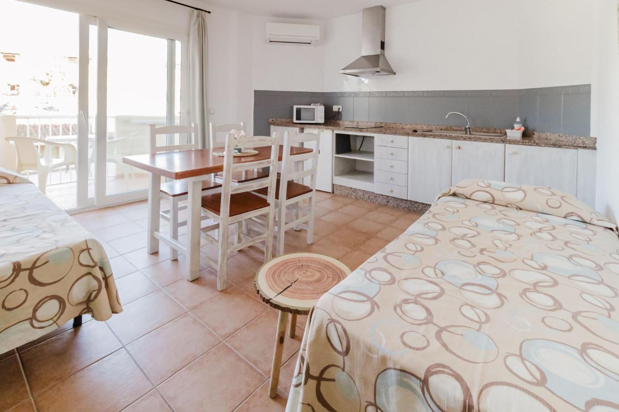 Apartamentos Timon - Emar Hotels Es Pujols Extérieur photo